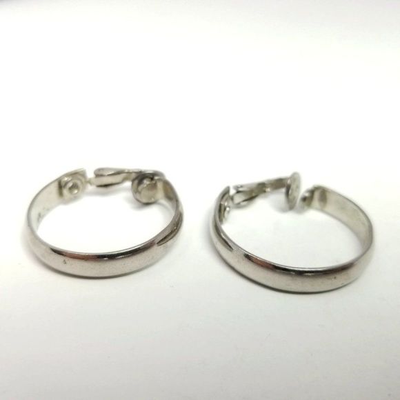 Vintage Hoop Clip On Earrings, Silver Tone Minimal Design Classic, Estate - Picture 1 of 6